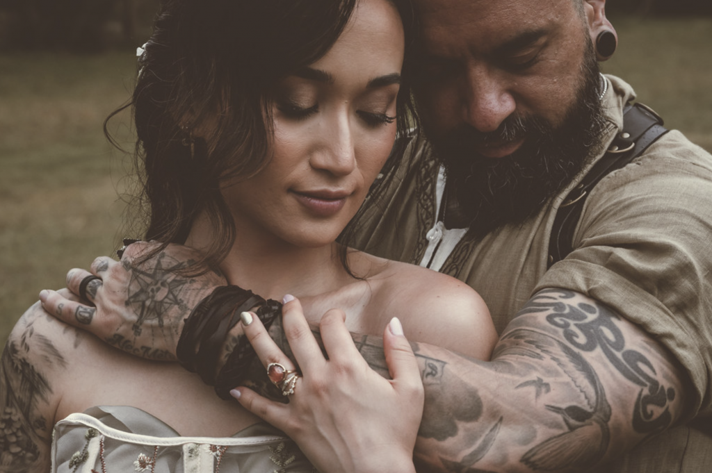 Auckland wedding photographer – Melani and Luke at Hobbiton Movie Set NZ.